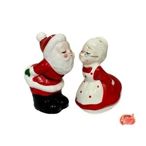 Lefton® "Santa & Mrs. Claus Kissing" Shaker Set, Porcelain, Vintage - (1984)
